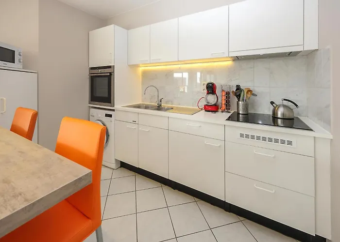 1 Bedroom Cozy In * Остенде